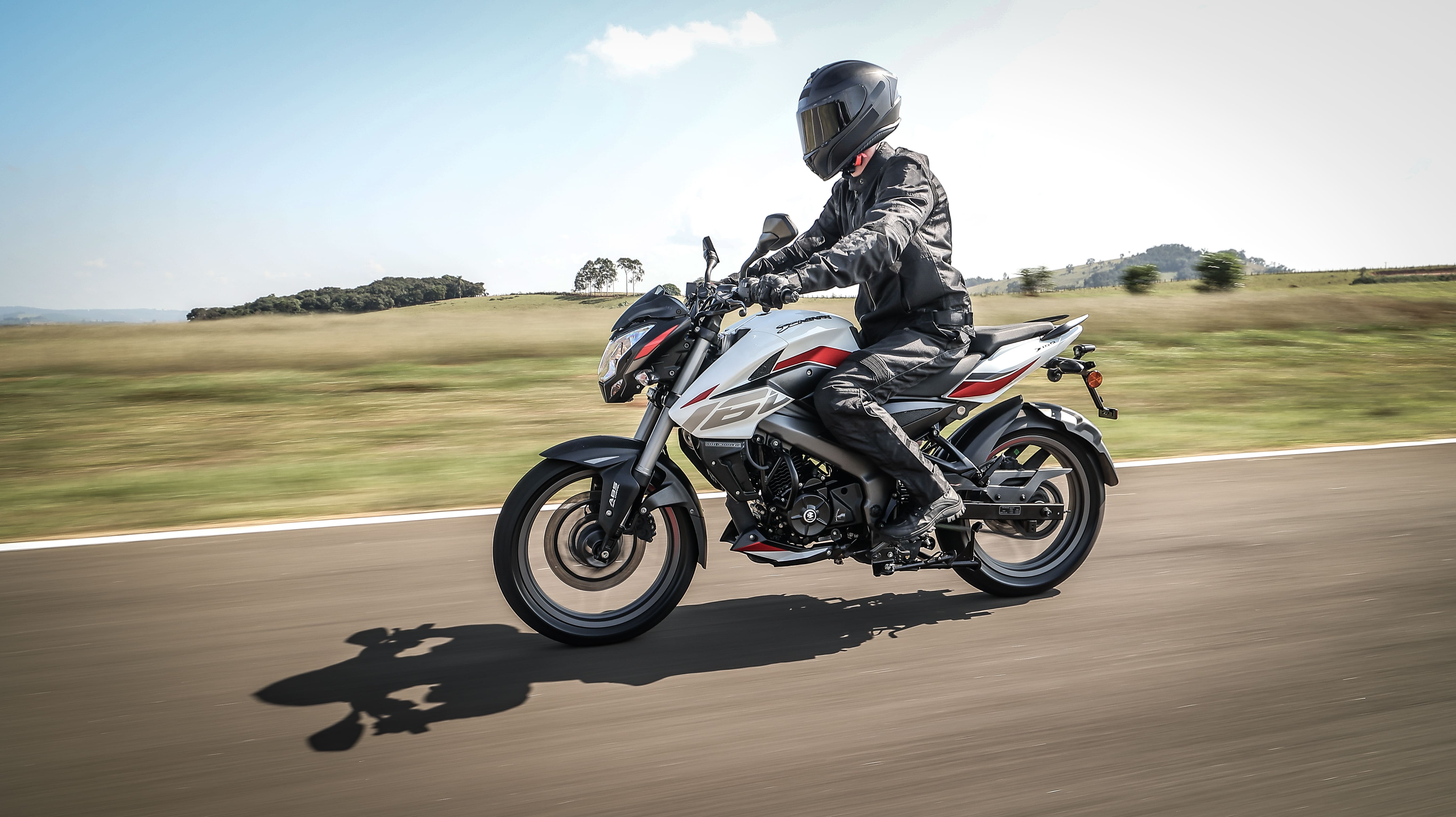 Bajaj Dominar 160. Foto: Divulgação/Bajaj