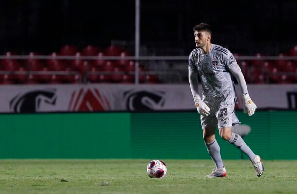 RAFAEL - Sem culpa nos gols. No mais, defesas tranquilas. NOTA 5,5 - Foto: Rubens Chiri/Saopaulofc.net