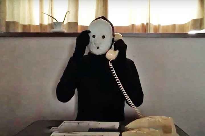 Sua trajetória teve início no YouTube com vídeos repletos de imagens surreais que ganharam enorme repercussão.
 Reprodução: Flipar