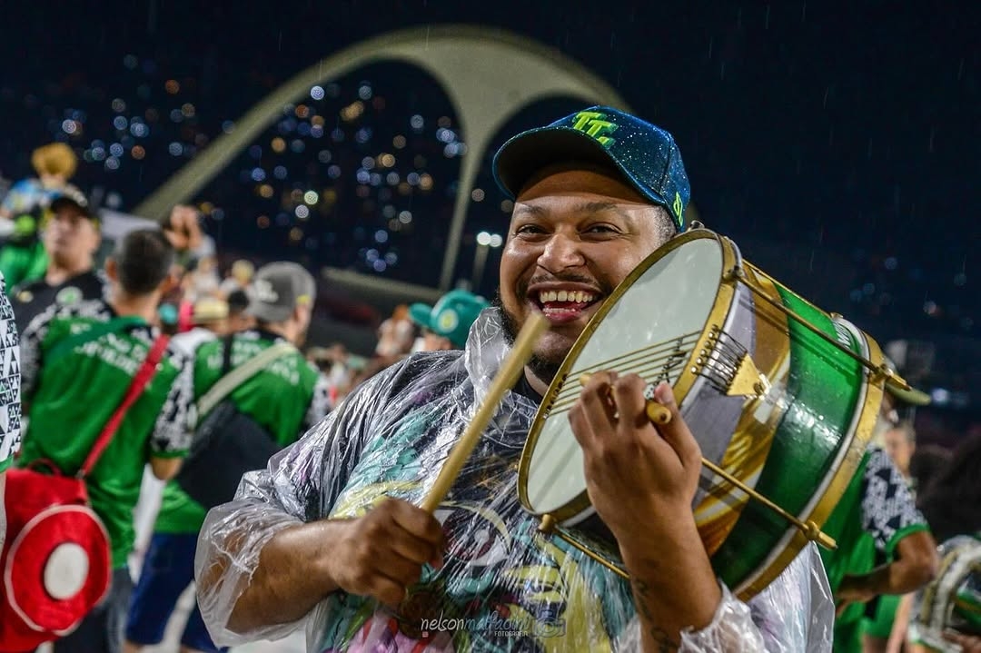 Neste carnaval, Pitty seguirá à frente da escola de Ramos depois de conquistar seu primeiro Estandarte de Ouro, premiação do Jornal O Globo, na última disputa da folia carioca. Reprodução: Flipar