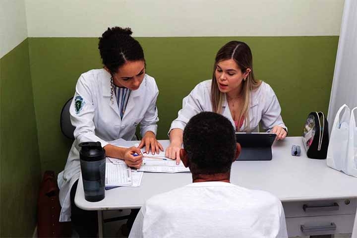 Outro ponto forte da cidade é que, apesar de pequena, ela possui diversas especialidades médicas e facilidade no agendamento de consultas. Reprodução: Flipar
