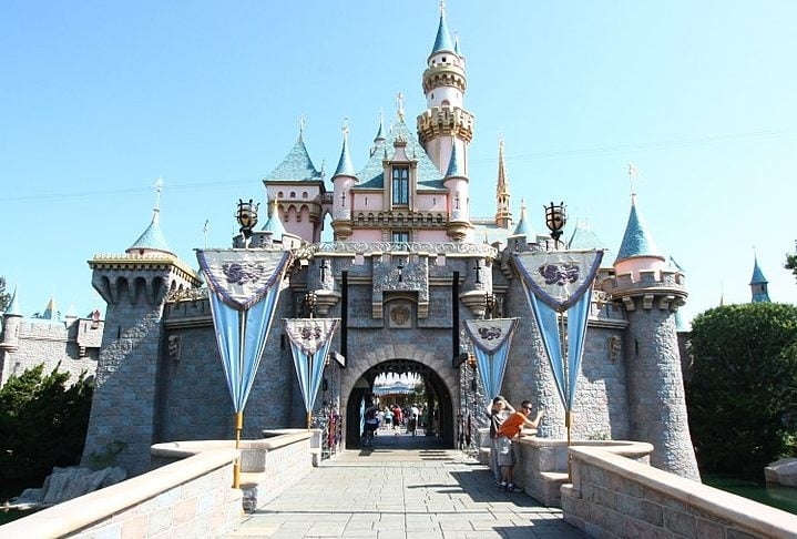 Dessa forma, a página  do Instagram escolheu quinze das mais famosas Princesas da Disney e as colocaram como parte da mitologia de sucesso criada por George Lucas.  Reprodução: Flipar