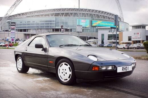 Porsche 928 S4 1990. Foto: Reprodução