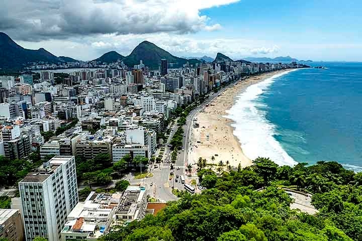 3º) Leblon, Rio de Janeiro: O Leblon continua entre os bairros mais valorizados do Brasil e aparece em terceiro lugar no ranking, com o metro quadrado custando, em média, R$ 24.620 Reprodução: Flipar