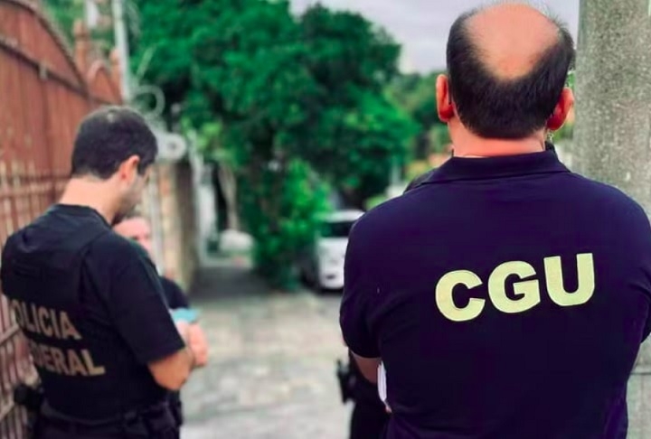 No dia 23/04, a Polícia Federal (PF) e a Controladoria Geral da União (CGU) realizaram uma operação contra um esquema bilionário de fraudes no INSS, que desviava recursos de aposentados e pensionistas entre 2019 e 2024. Reprodução: Flipar