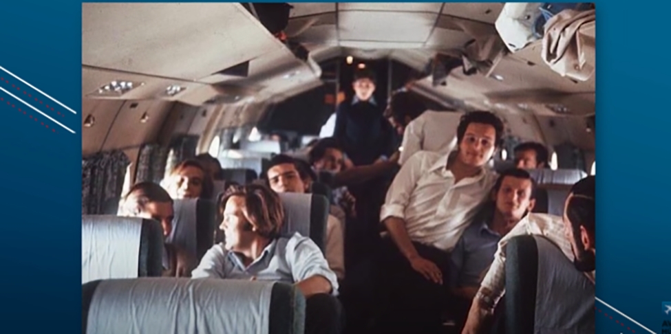  O drama começou há 52 anos, no dia 13/10/1972. Jogadores de rugby do Colégio Stella Maris, integrantes do time Old Christians Club, pegaram o voo 571, no aeroporto El Plumerillo, em Mendoza (Argentina), rumo a Santiago do Chile.  Reprodução: Flipar