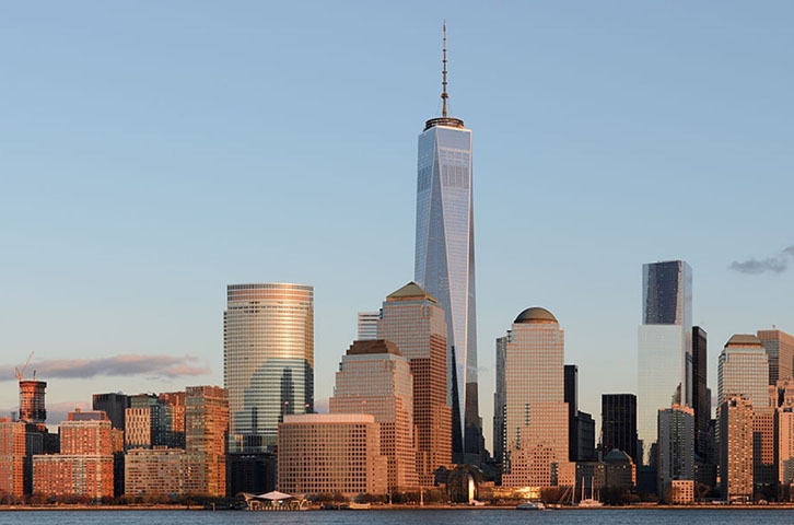 One World Trade Center - Erguido no local onde ficavam as torres gêmeas, destruídas por terroristas em 2001, em Nova York. Tem 541 metros.  Reprodução: Flipar