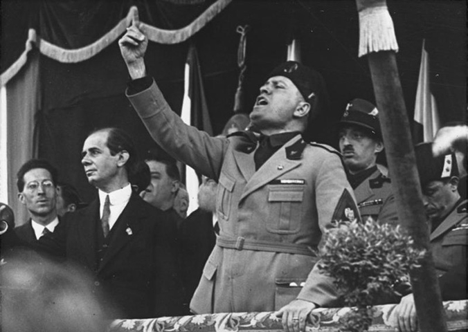 Benito Mussolini (1883-1945) - Primeiro-Ministro da Itália entre 1922 e 1943, foi o principal aliado de Hitler na II Guerra Mundial. Líder do Fascismo, ordenou planos de extermínio em massa e chefiou uma polícia secreta assassina.  Reprodução: Flipar