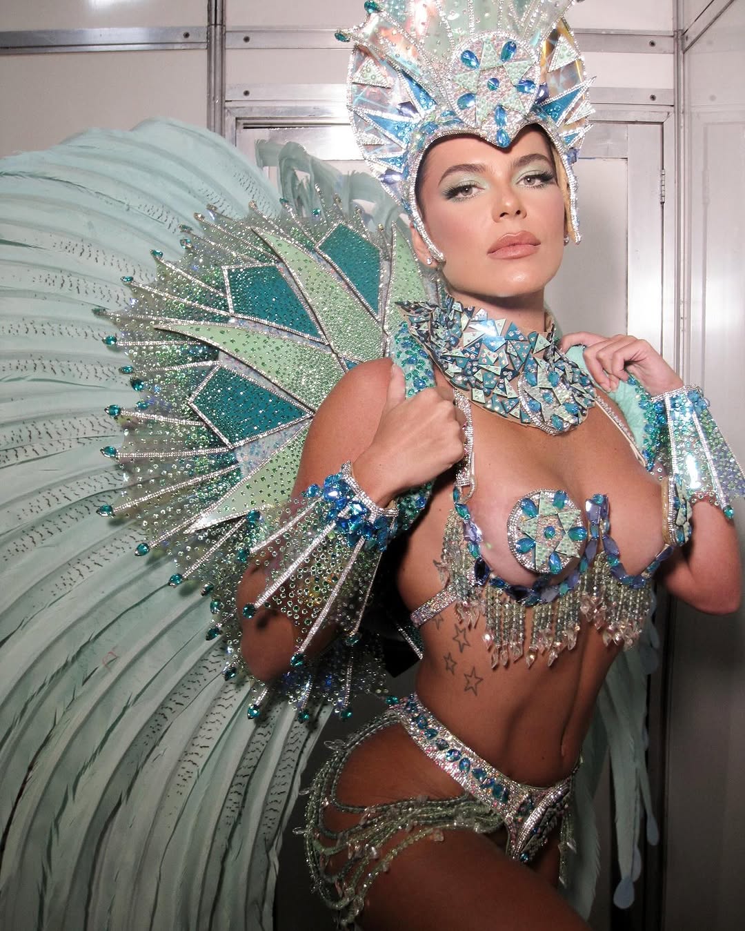 Mariana Goldfarb mostra detalhes de fantasia usada na Grande Rio. Foto: Instagram