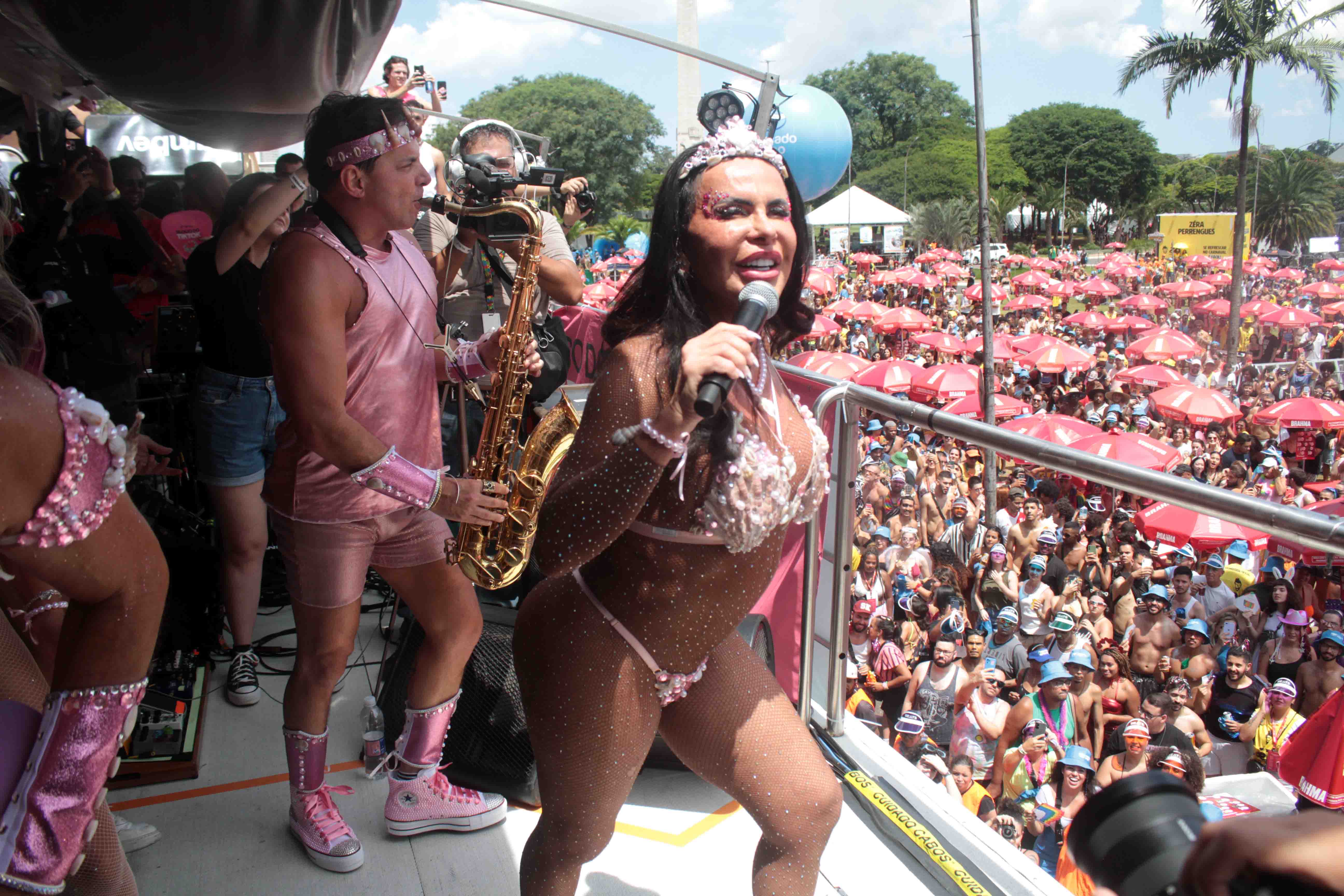 Gretchen curte Carnaval em Bloco do Agrada Gregos no Ibirapuera orlando oliveira