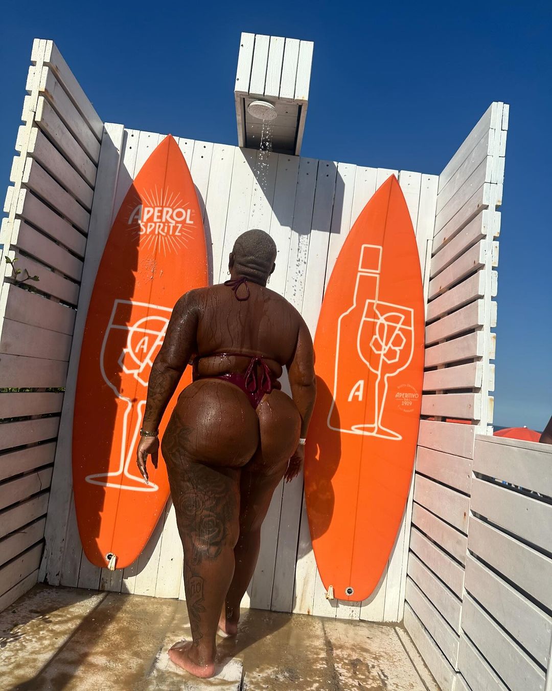 Jojo Todynho mostra bronzeado na praia e recebe elogios dos fãs Reprodução/Instagram