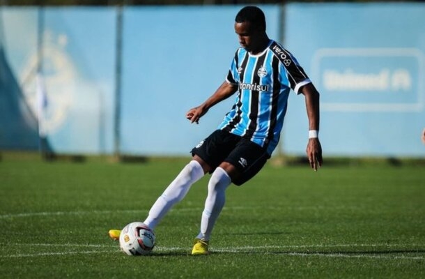 JOSUÉ  - Jogou poucos minutos SEM NOTA - Foto: Lucas Uebel/Grêmio