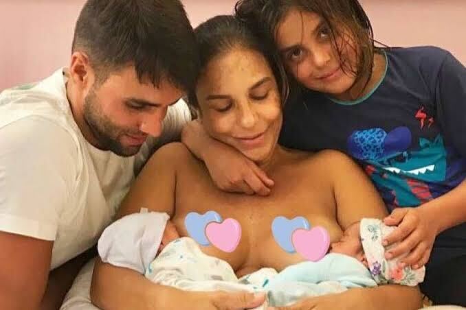 Ivete Sangalo e Daniel Cady com o filho Marcelo e as filhas gêmeas Marina e Helena. Foto: Reprodução Instagram