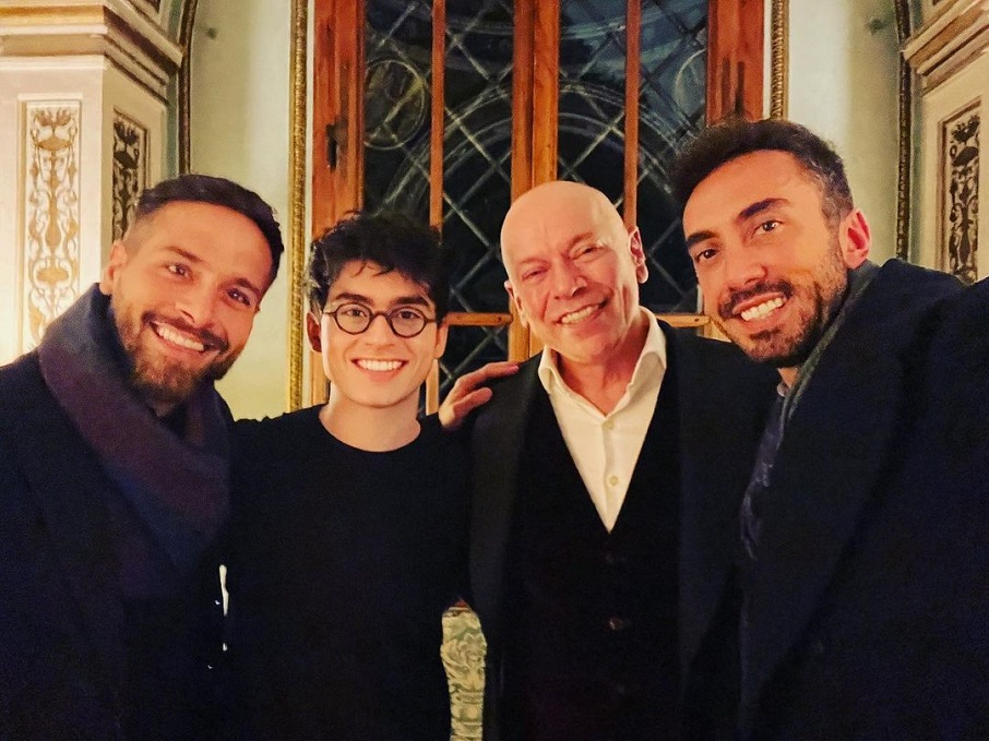 Leandro Karnal e Vitor Fadul com amigos em restaurante. Foto: Reprodução/Instagram 06.03.2023