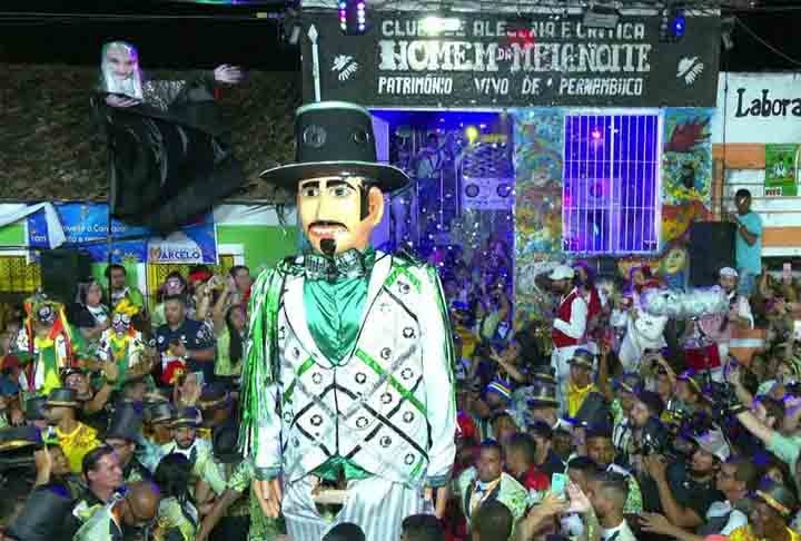 O Homem da Meia Noite é considerado um patrimônio cultural e artístico de Pernambuco e desfila até hoje no carnaval de Olinda no bloco Clube da Alegoria e Crítica Homem da Meia Noite. Reprodução: Flipar