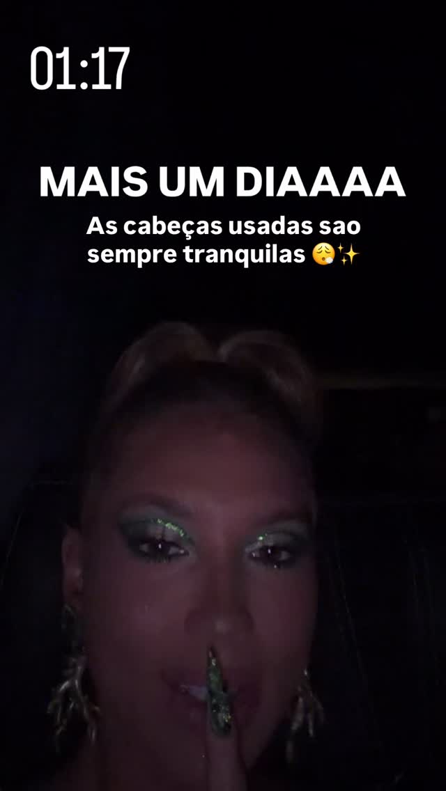 Virginia mostra calos nos pés após ensaio da Grande Rio.. Foto: Reprodução/Instagram/@virginia