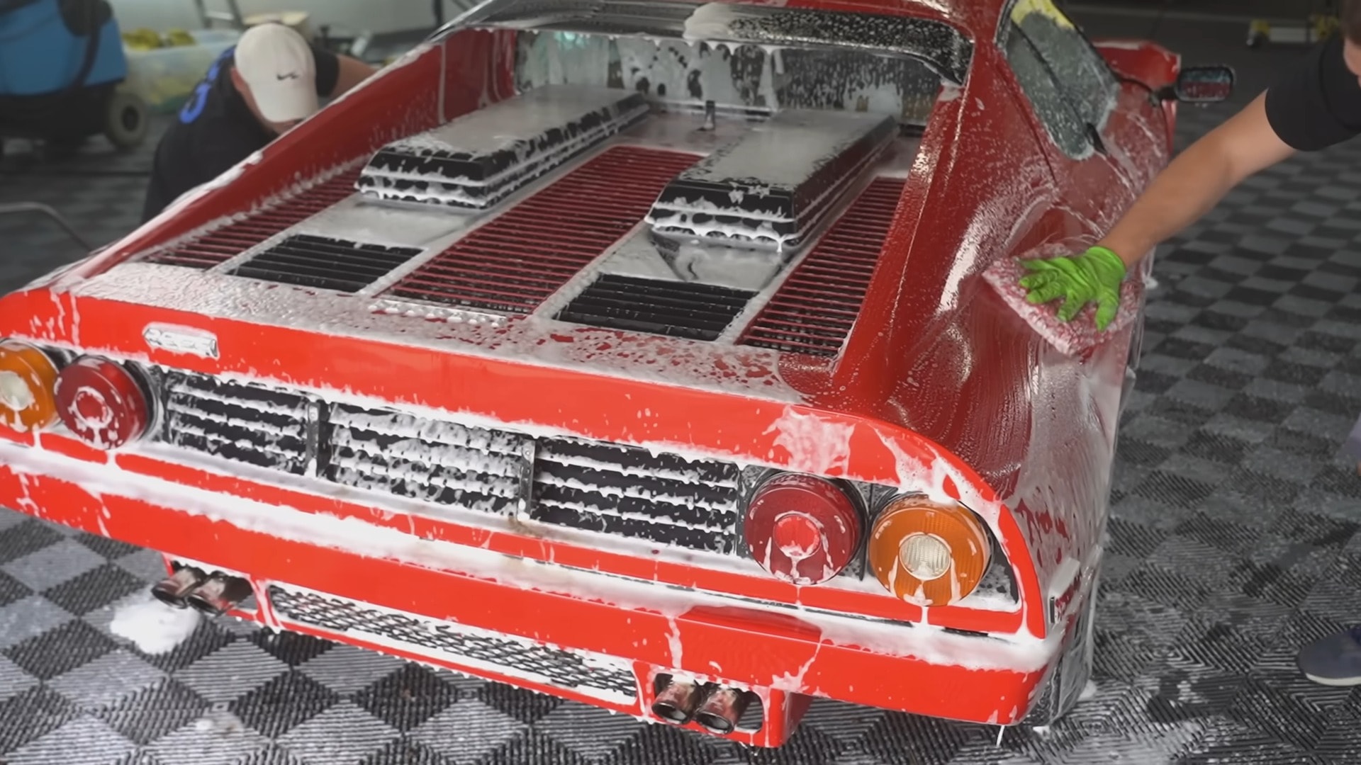Vídeo: Ferrari raríssima é lavada pela primeira vez em 28 anos; veja Reprodução/YouTube/ WD Detailing
