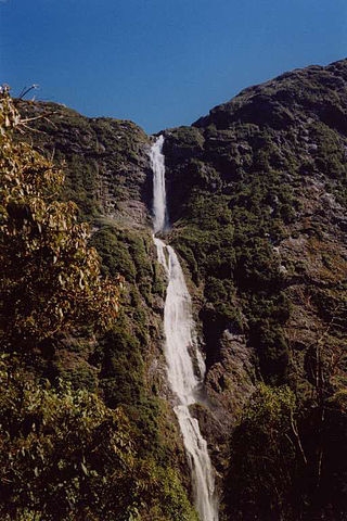 Cachoeira de Sutherland - Fica na Ilha Sul, perto de Milford Track, na Nova Zelândia.  Reprodução: Flipar