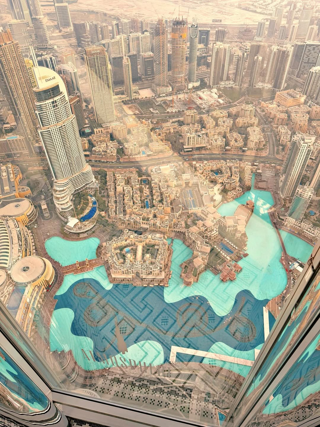 Giovanna Ewbank posa de biquíni em hotel de luxo durante viagem a Dubai. Foto: Instagram