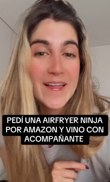 Sofía usou suas redes sociais, incluindo perfis no X e no TikTok, para compartilhar sua experiência. Reprodução / TikTok