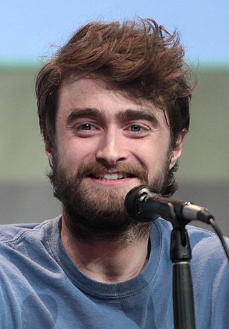 Daniel Radcliffe - O ator britânico, eterno Harry Potter, revelou que tem TOCs desde os 5 anos de idade. Ele repete, sussurrando, as frases que diz. E coloca uma moeda dentro dos sapatos quando o Fullham, seu time de futebol, entra em campo. 