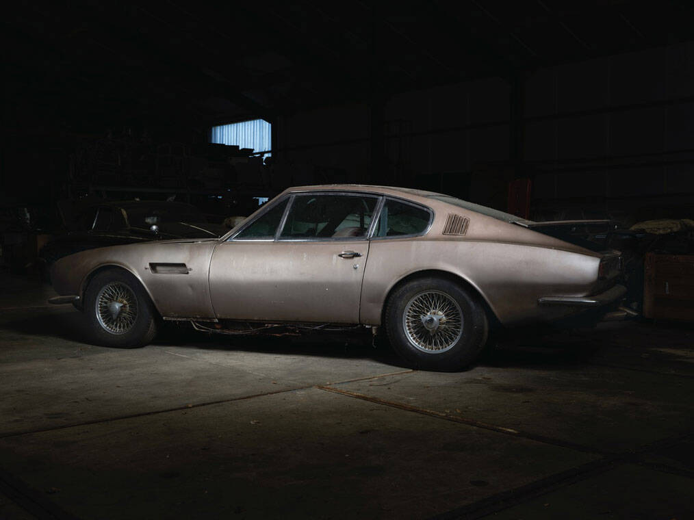 Raro Aston Martin DBS de 1968 encontrado após 30 anos em uma garagem.. Foto: Reprodução/Silverstone Auctions