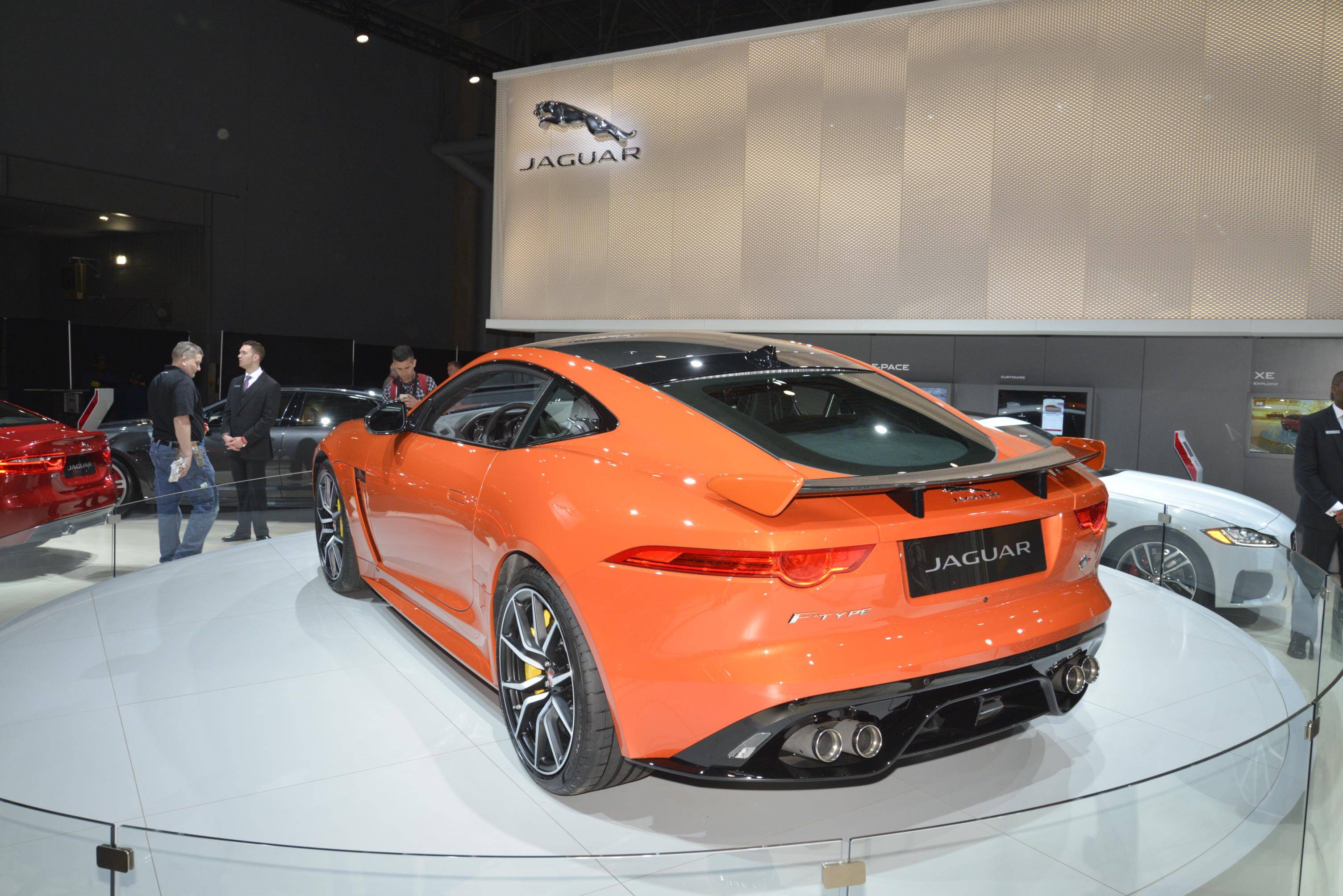 Jaguar F-Type SVR. Foto: Newspress