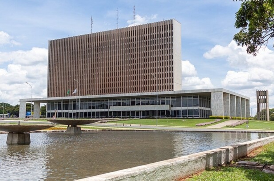 A sede do Governo do Distrito Federal é o Palácio do Buriti. Inaugurado em 1969, ele tem o nome da planta que é símbolo de Brasília. Reprodução: Flipar