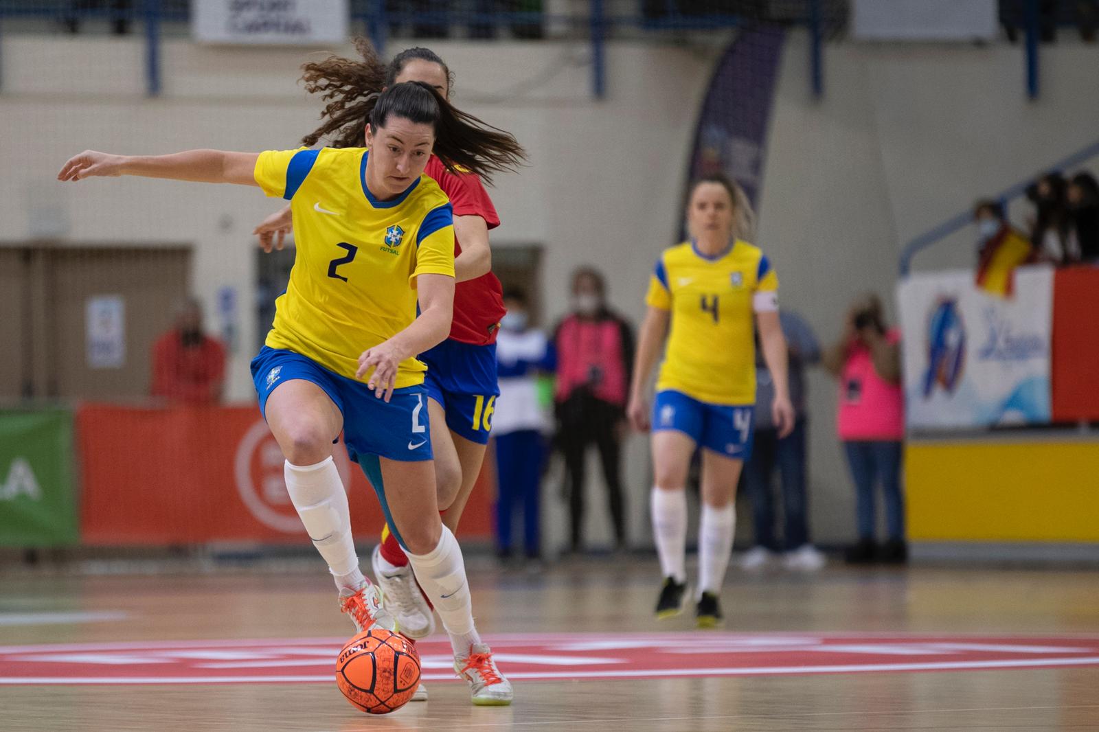 Tampa e Débora Vanin Divulgação/CBF