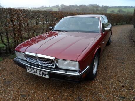 Jaguar XJ40 Sovereign 1988. Foto: Reprodução