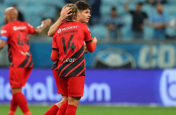 ZAPELLI  - Quase fez um gol no primeiro minuto e deixou o dele empatando a partida. Deu trabalho à zaga gremista e movimentou-se bem.  NOTA 7,0 - Foto: José Tramontin/Athletico