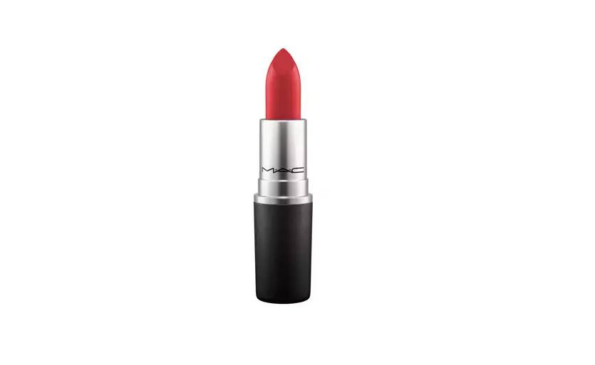 1. Batom Russian Red, da linha Lipstick da MAC, que é vendido por R$76,00 ou em três vezes de R$25,33
. Foto: Divulgação