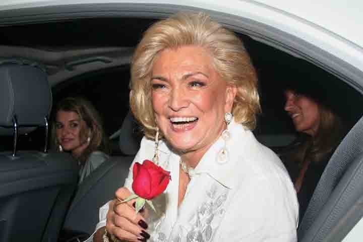 Nos últimos anos de vida, Hebe enfrentou graves questões de saúde. Ela descobriu um tumor raro no peritônio em 2010 e precisou passar por cirurgia e sessões de quimioterapia, com períodos de internação, mas continuou trabalhando até pouco tempo antes de sua morte. 
. Foto: Reprodução: Flipar