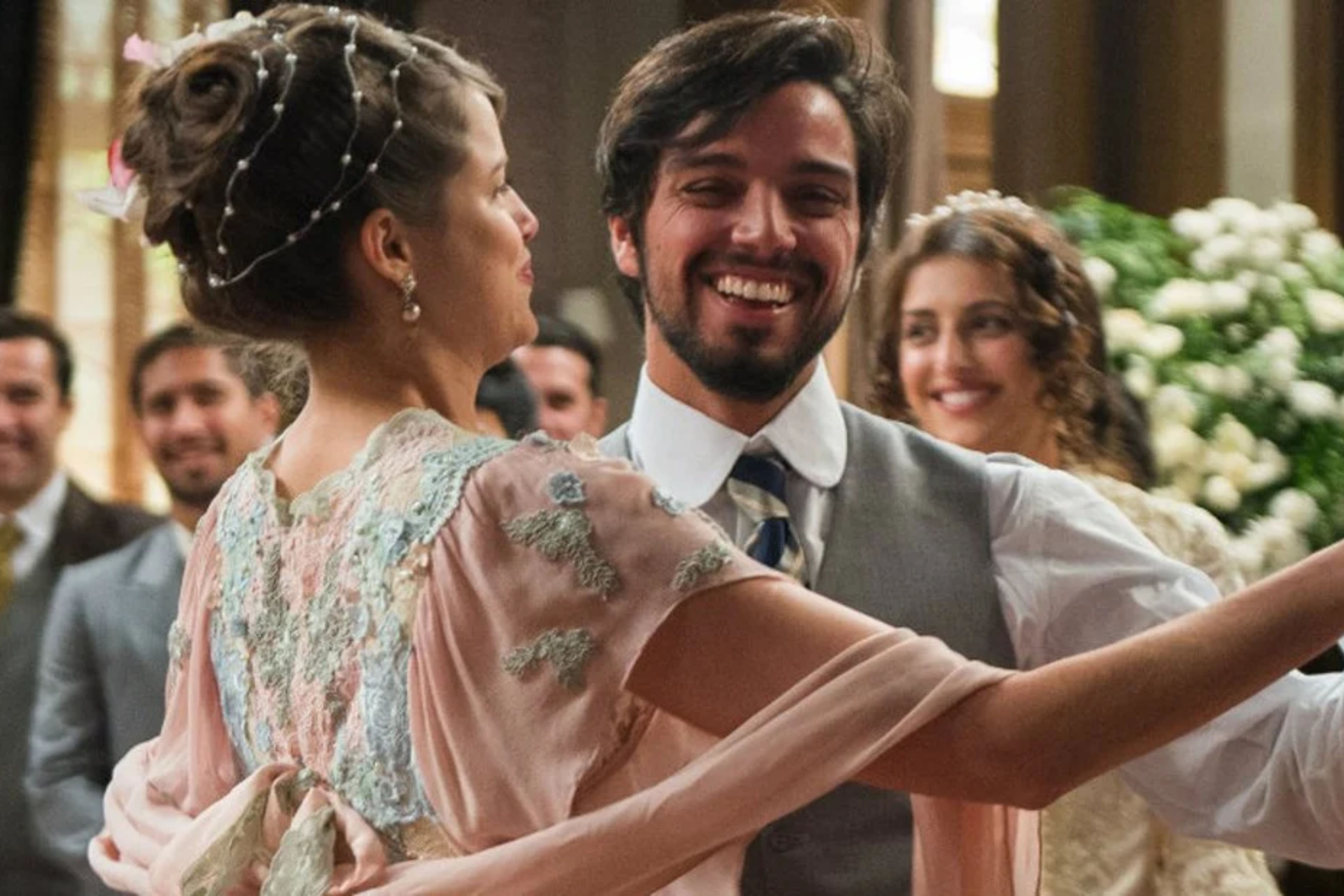 Agatha Moreira e Rodrigo Simas estão juntos desde quando contracenaram em "Orgulho e Paixão" (2018) TV Globo