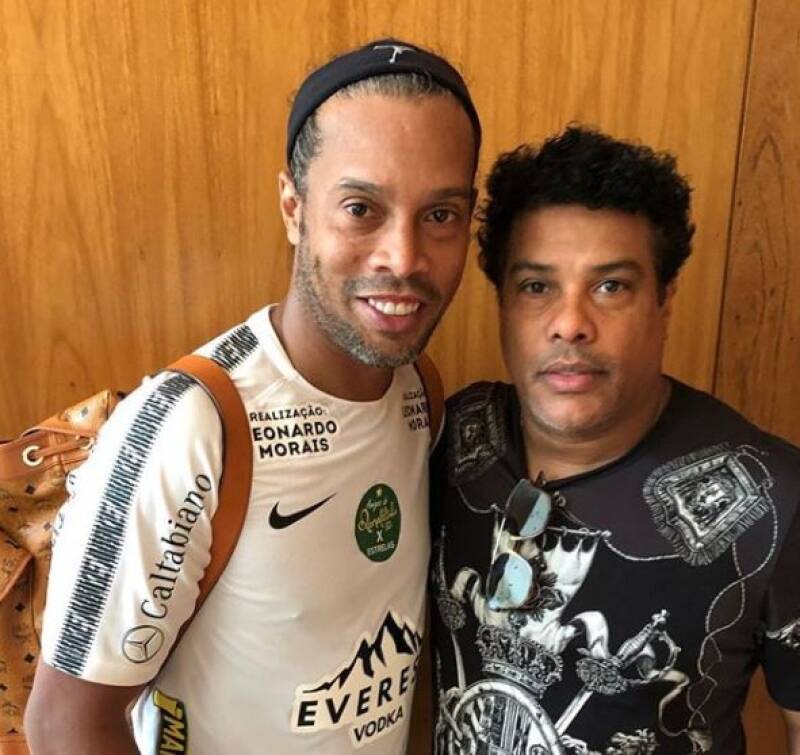 Justiça ordenou a apreensão dos passaportes de Ronaldinho Gaúcho e Assis, seu irmão e empresário. Foto: Reprodução