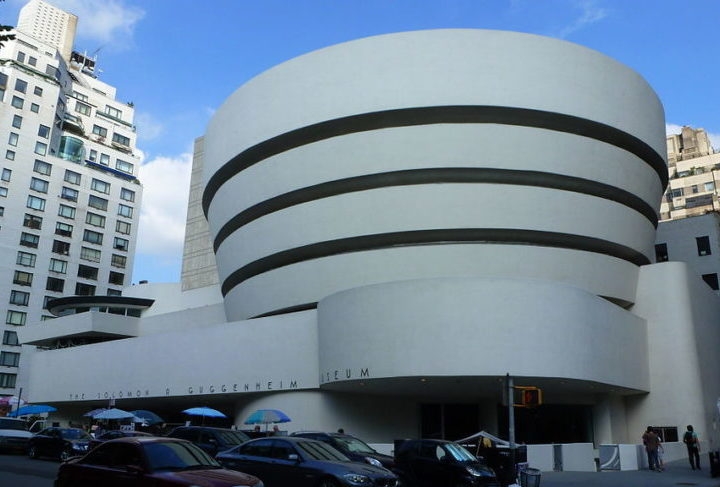 Outro caso inusitado aconteceu em agosto deste ano, quando um jovem resolveu pregar uma peça nos visitantes do Museu Solomon Robert Guggenheim, em Nova York. Reprodução: Flipar