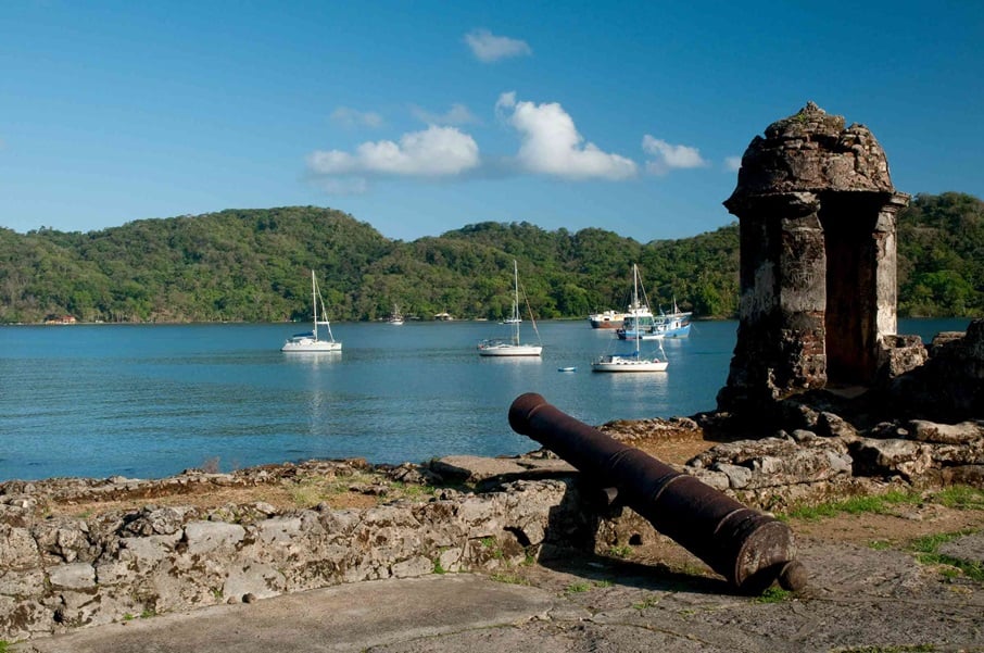 3- Fortes no lado caribenho do Panamá mostram hábitos do passado: Localizados ao longo da costa da província de Colón estão quatro fortes, incluindo Portobelo e San Lorenzo, que foram desenvolvidos pelo Império Espanhol em grande parte entre os séculos 17 e 18 para proteger as rotas comerciais. Restam fortes suficientes para permitir que os visitantes imaginem visualmente como teria sido a vida naquela época. Divulgação / Promtur Panamá