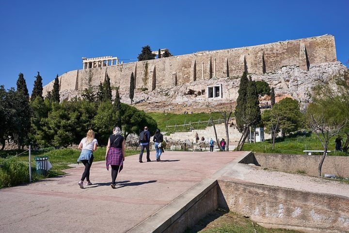 Para o sindicato dos guardas de sítios arqueológicos gregos, os passeios particulares não deveriam estar sendo organizados sem a participação do órgão. Reprodução: Flipar