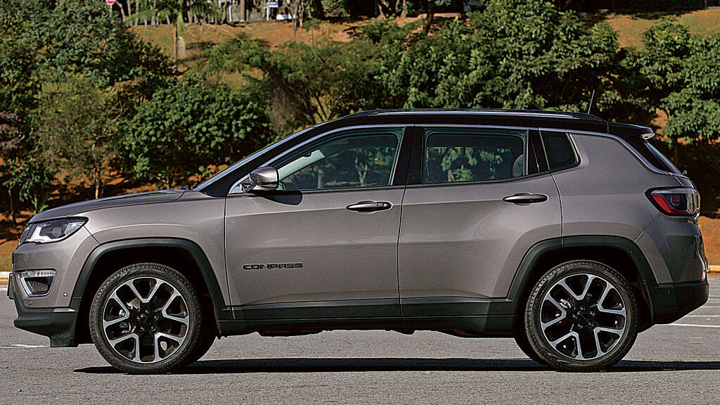 Jeep Compass vs Honda HR-V vs VW T-Cross vs Peugeot 3008. Foto: Roberto Assunção