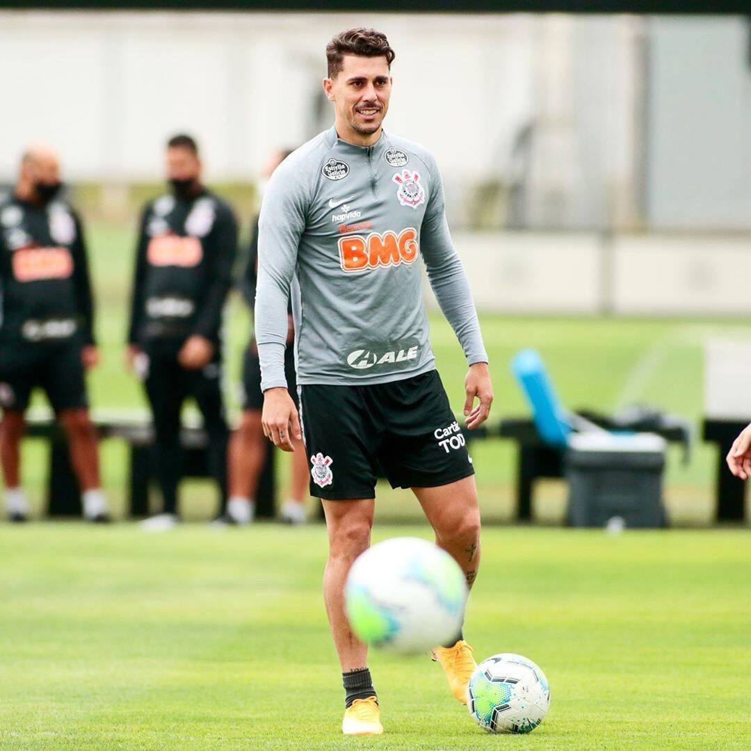 Danilo Avelar revela possibilidade de defender a seleção italiana