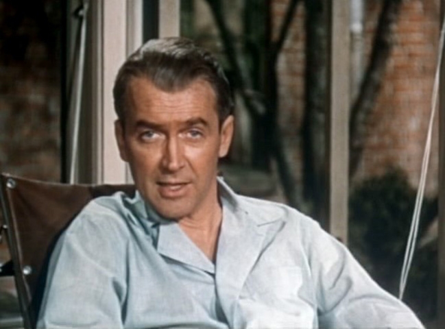 Ele também era conhecido por sua colaboração com os principais atores e atrizes da época, incluindo Cary Grant, Ingrid Bergman, James Stewart (foto) e Grace Kelly. Reprodução: Flipar