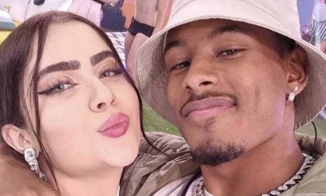 Jade Picon e o atleta Paulo André protagonizaram um romance popular no BBB22. Depois de sua eliminação, a influenciadora e atriz confessou querer aproveitar a vida de solteira, mas afirmou ter grande carinho por PA, que segue no atletismo. Reprodução: Flipar