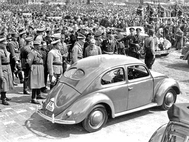 O Fusca foi projetado na Alemanha na década de 1930, por Ferdinand Porsche, com o objetivo de ser um carro acessível para o povo alemão.  Reprodução: Flipar