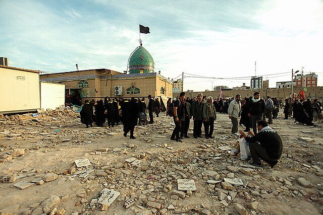 Peregrinos do Iraque, Irã e Paquistão visitam o local.. Foto: Reprodução/WIKICOMMONS