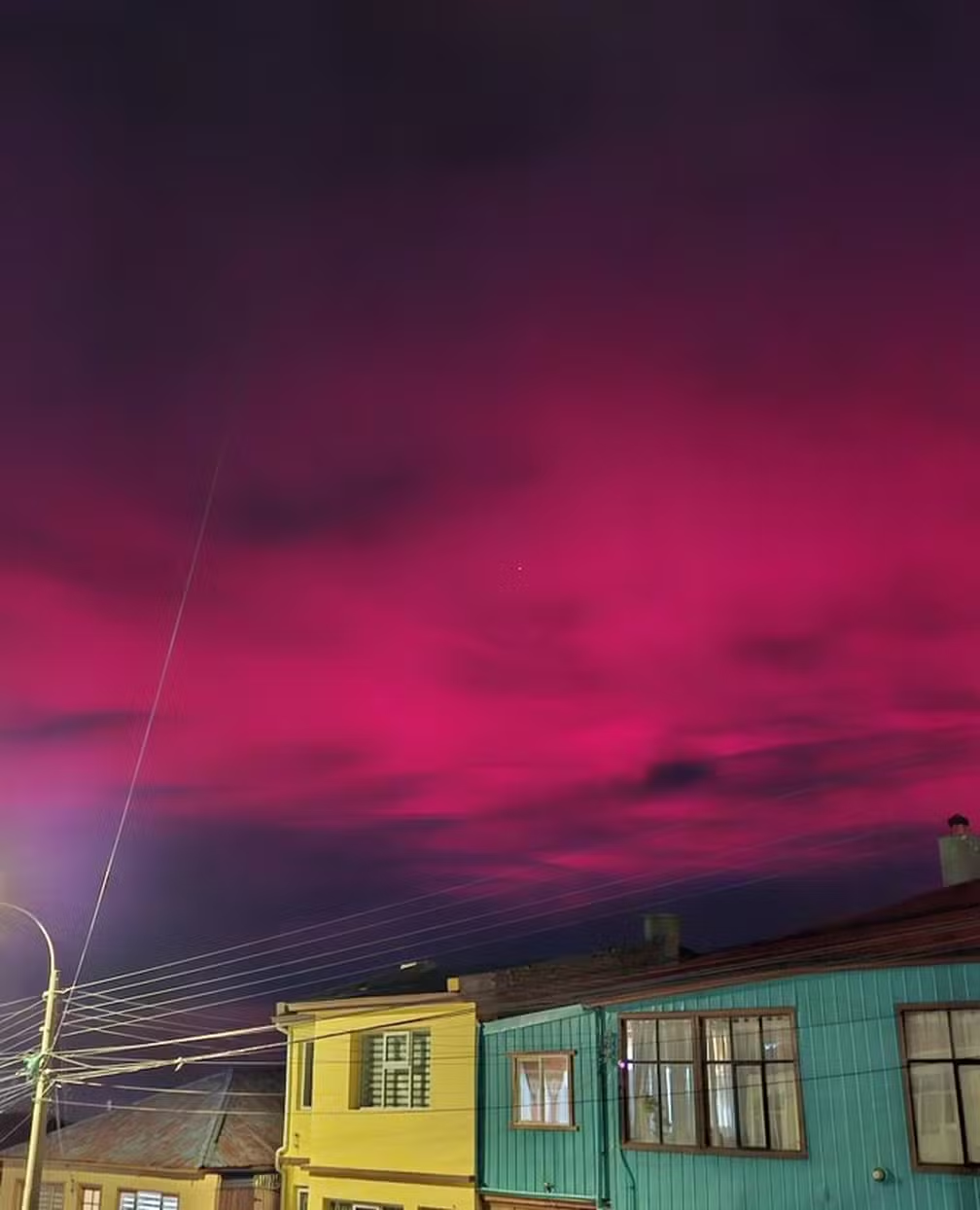 Aurora austral vista em Punta Arenas, no Chile  Nicolás Butorovic Alvarado/X