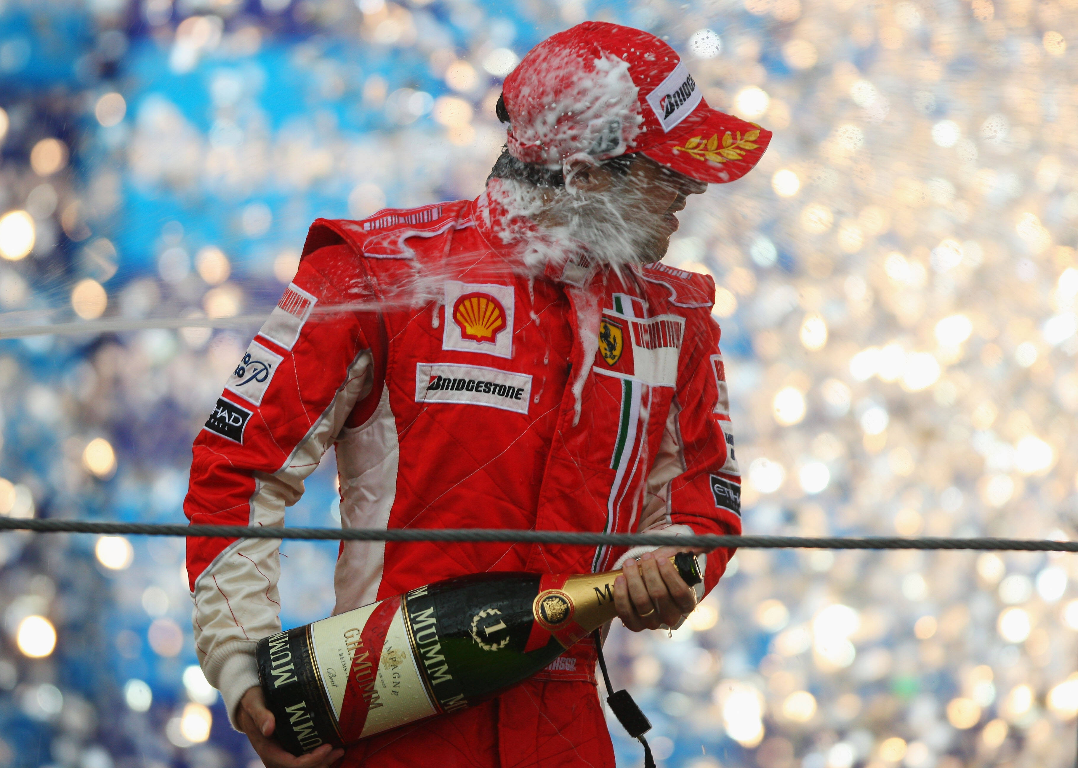 Na última prova da temporada de 2008, o GP do Brasil, Massa chegou o primeiro e conseguiu vencer mais uma vez dentro de casa na carreira. Foto: Getty Images