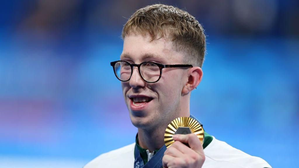 Daniel  Wiffen, nadador irlandês que ganhou a medalha de ouro nas Olimpíadas de Paris 2024 Reprodução