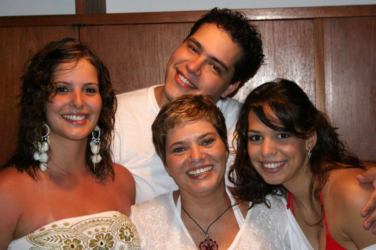 Tiago Abravanel e a família. Foto: Arquivo pessoal