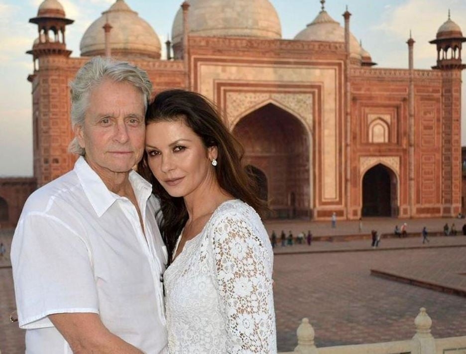 Uma curiosidade embala o relacionamento duradouro de Catherine Zeta-Jones e Michael Douglas. 