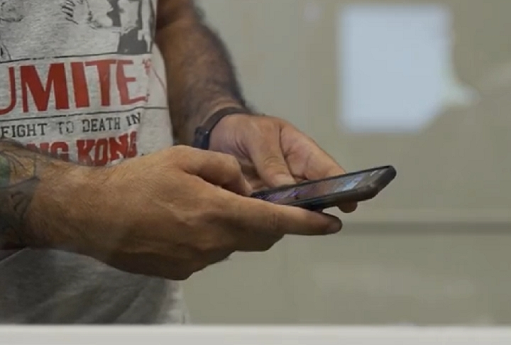 A orientação do Ministério da Previdência Social é para que a população não acesse links recebidos por e-mail, aplicativos de mensagem ou outros meios sobre “ressarcimento de descontos associativos”. Reprodução: Flipar